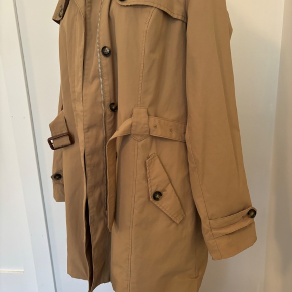 Classic Tan Trench Coat - Picture 8 of 10
